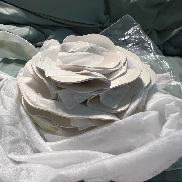 Kate Spade Flora Patent Leather 3D Wristlet - Picture 9 of 16